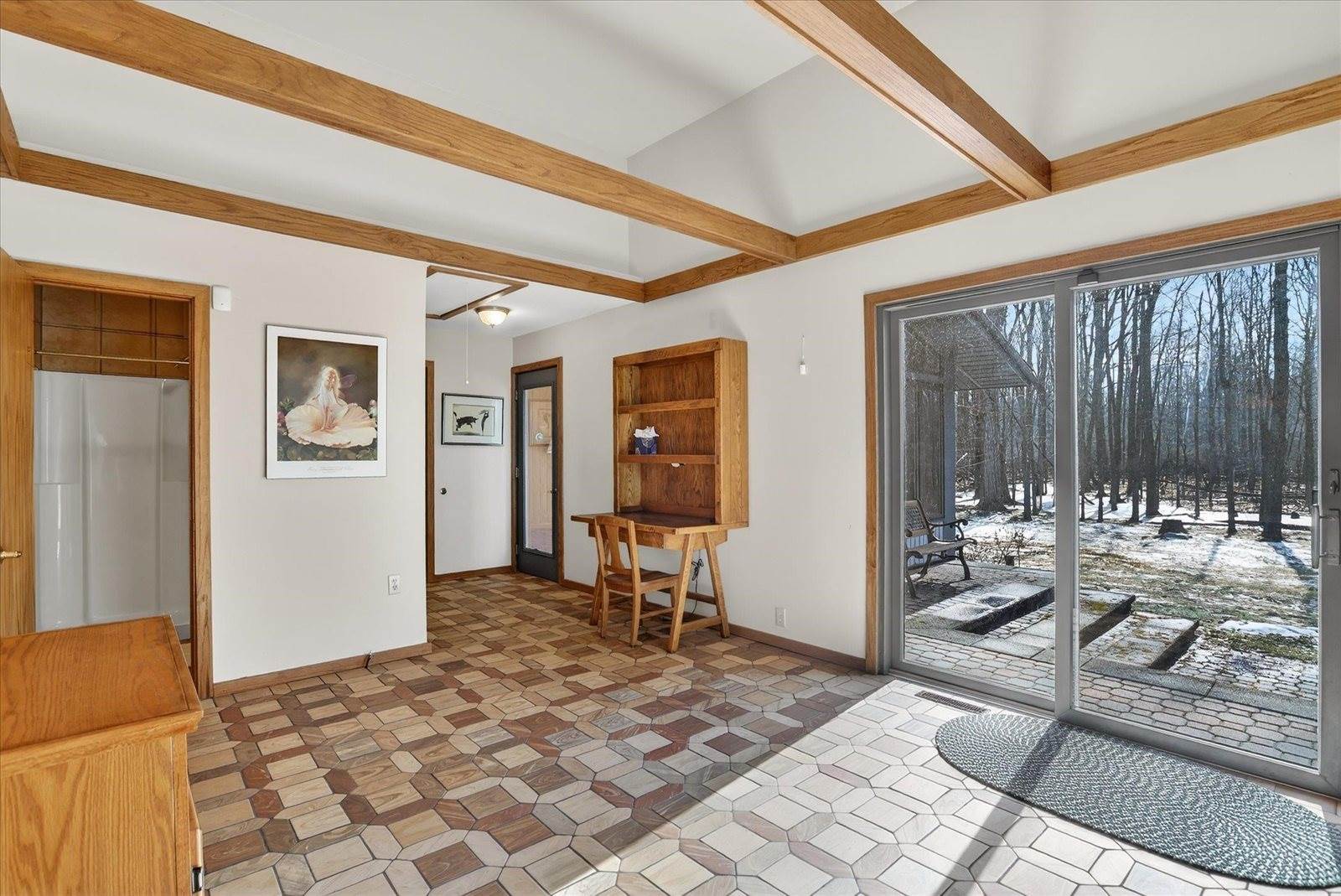 2852 E Leisure Lane, Midland, MI 48640