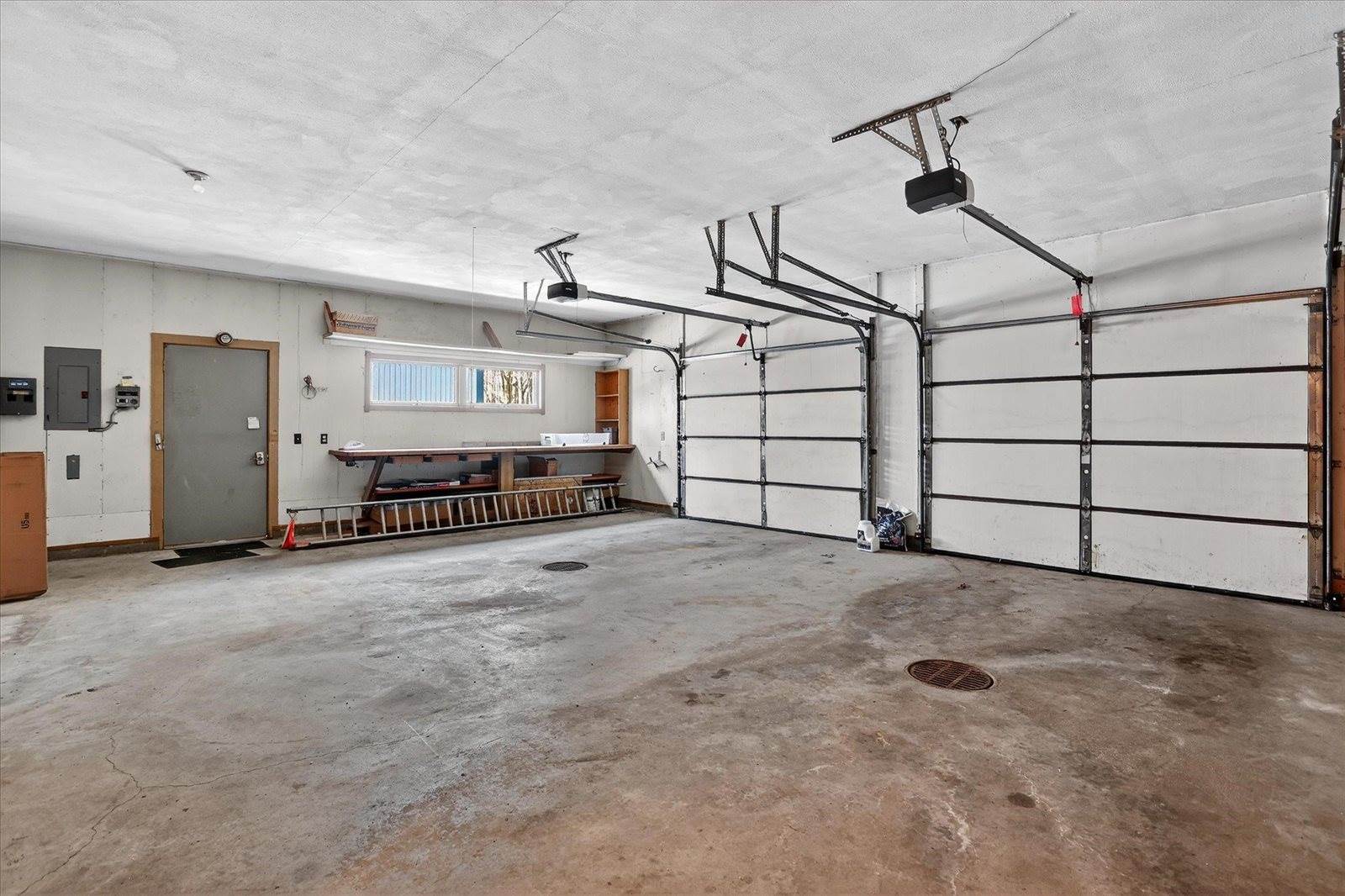 2852 E Leisure Lane, Midland, MI 48640