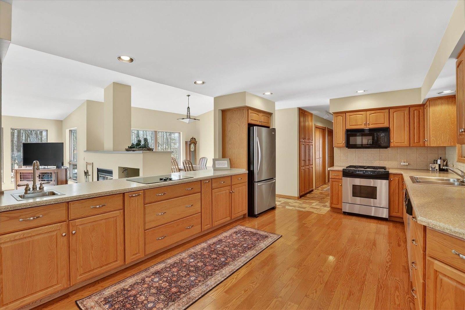 2852 E Leisure Lane, Midland, MI 48640