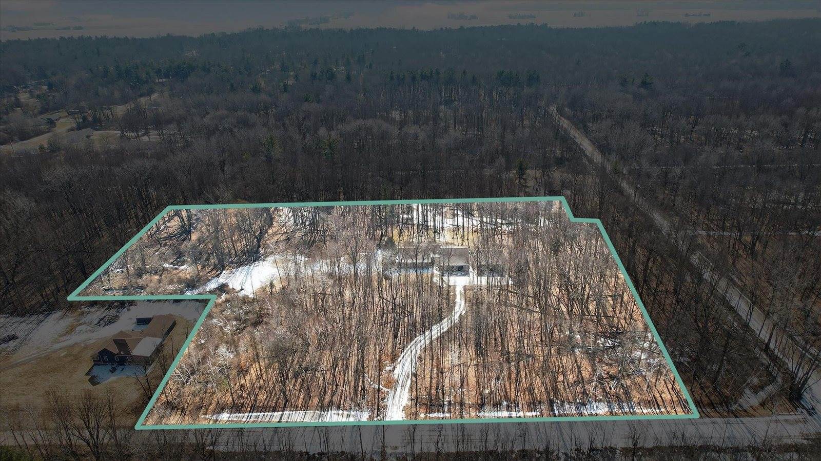 2852 E Leisure Lane, Midland, MI 48640