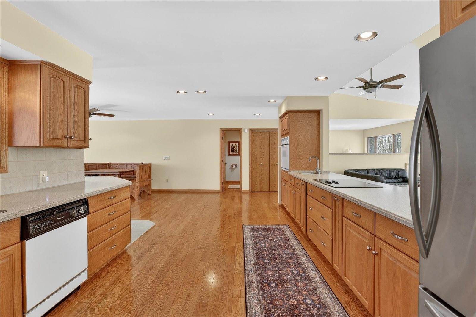 2852 E Leisure Lane, Midland, MI 48640