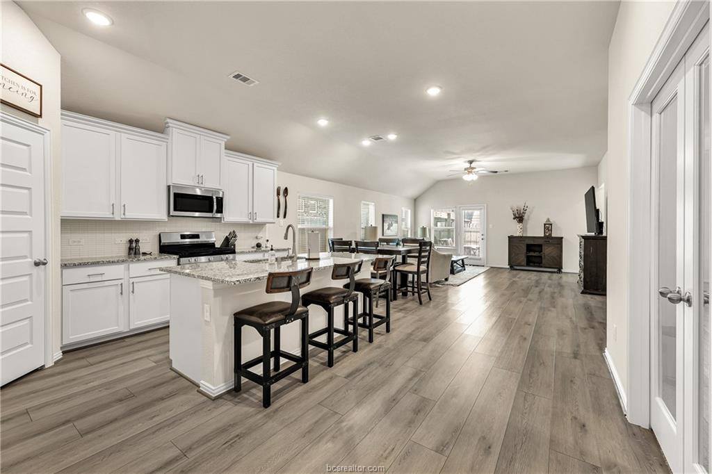 4013 Houberry Loop, College Station, TX 77845