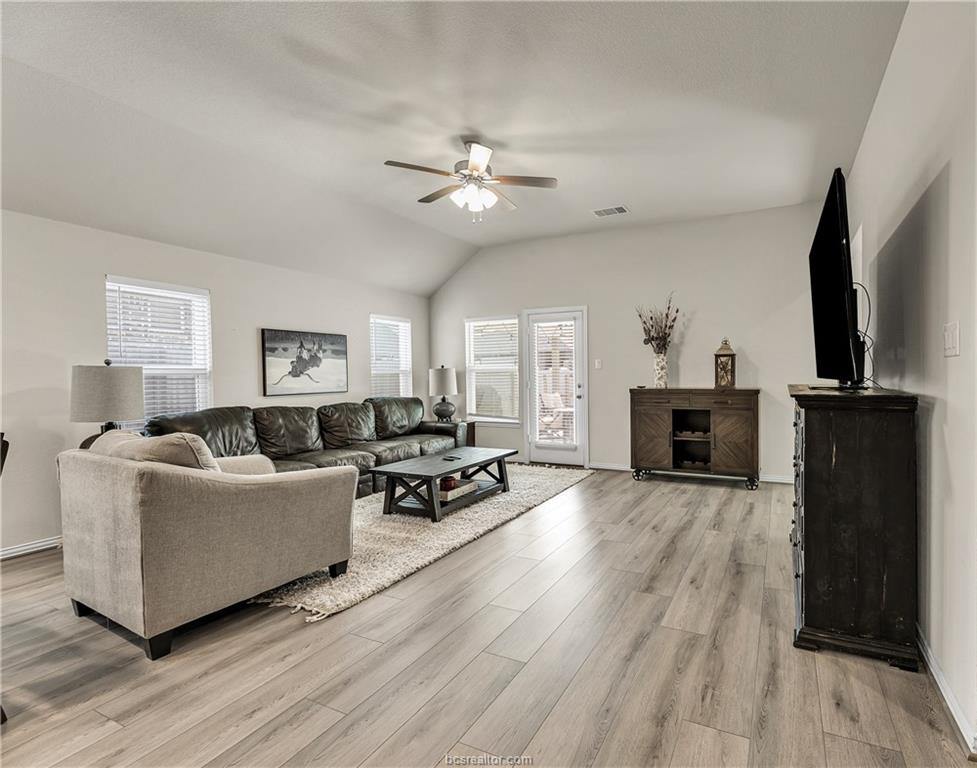 4013 Houberry Loop, College Station, TX 77845