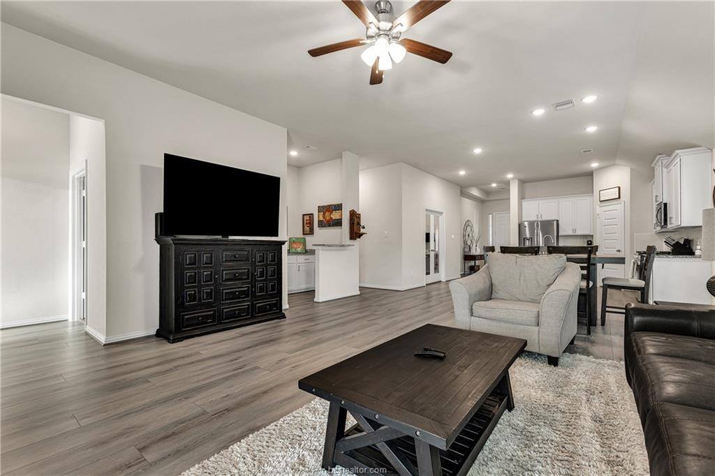 4013 Houberry Loop, College Station, TX 77845