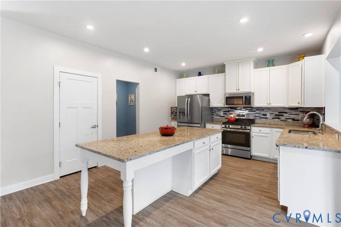 10513 Centralia Station Road, Chester, VA 23831
