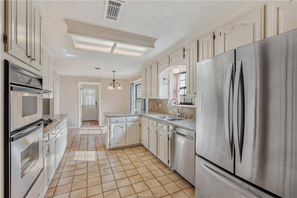 1806 Rosebud Court, College Station, TX 77845