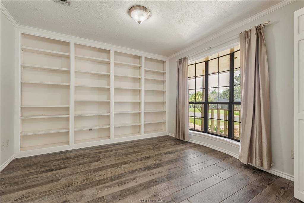 1806 Rosebud Court, College Station, TX 77845