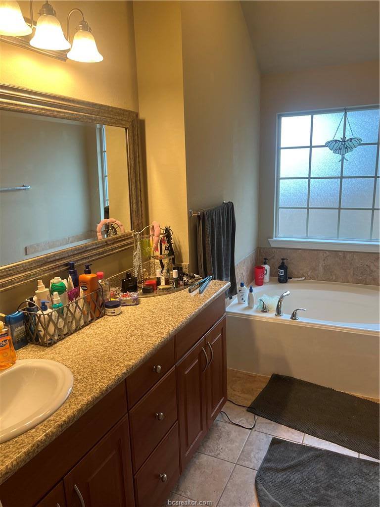 2810 Silver Oak Drive, College Station, TX 77845