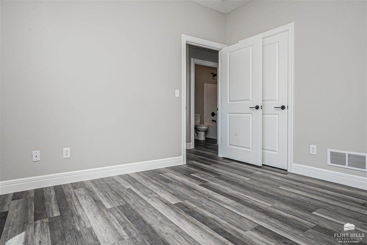 1806 Broadfoot Drive, Abilene, KS 67410