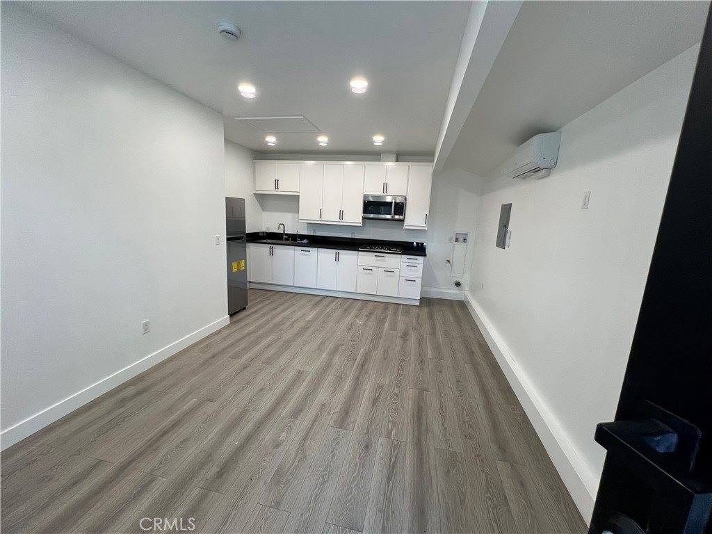 19849 Gresham Street, Northridge, CA 91324