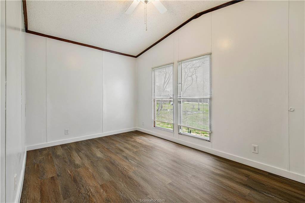 10487 That Way Drive, Bryan, TX 77807