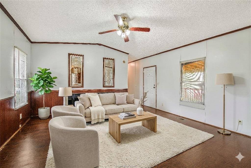 10487 That Way Drive, Bryan, TX 77807