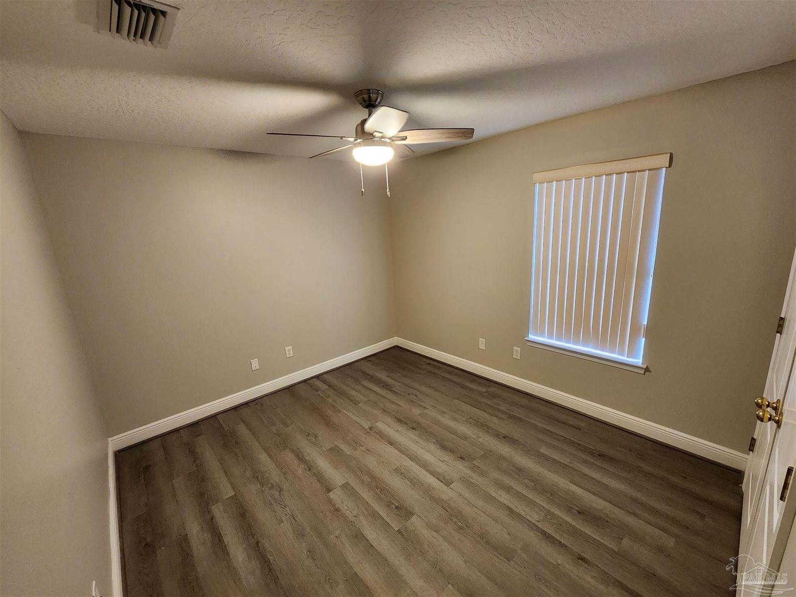 276 Tecumseh Ln, Mary Esther, FL 32569