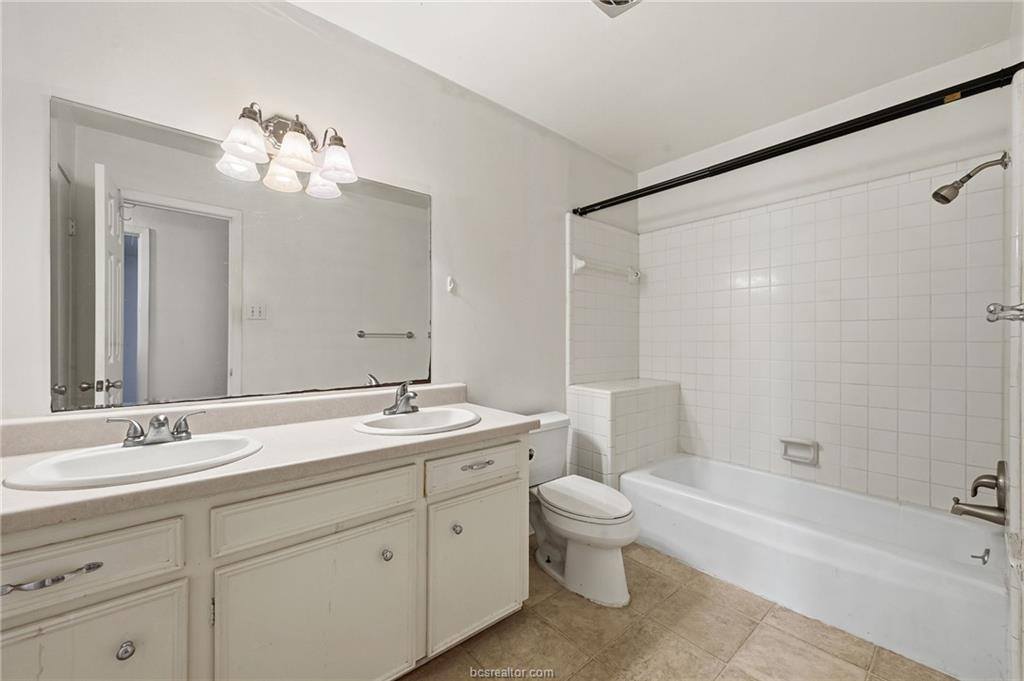 1511 Barak Lane, Bryan, TX 77802