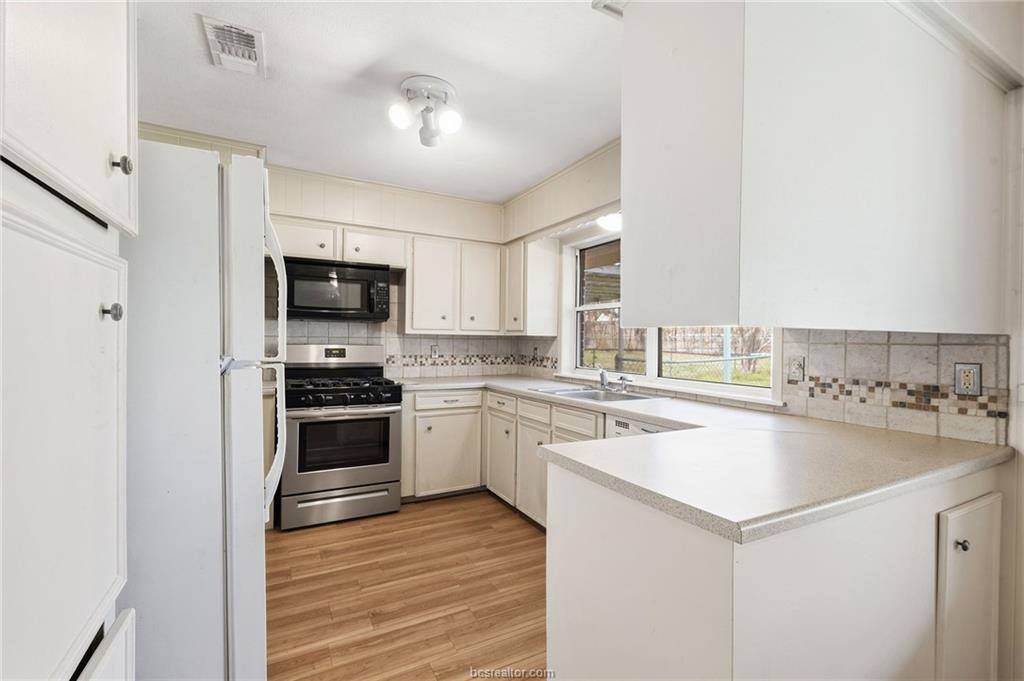 1511 Barak Lane, Bryan, TX 77802