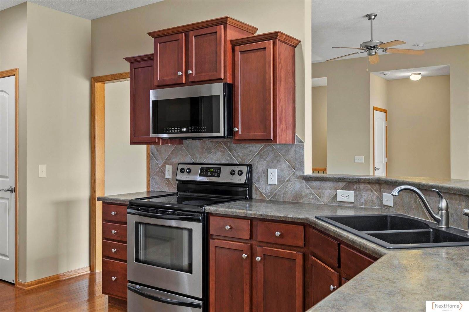 7683 Phares Drive, Lincoln, NE 68516