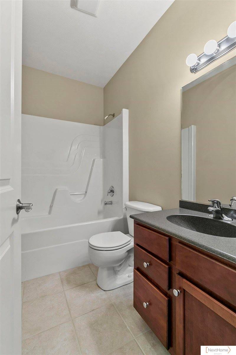 7683 Phares Drive, Lincoln, NE 68516