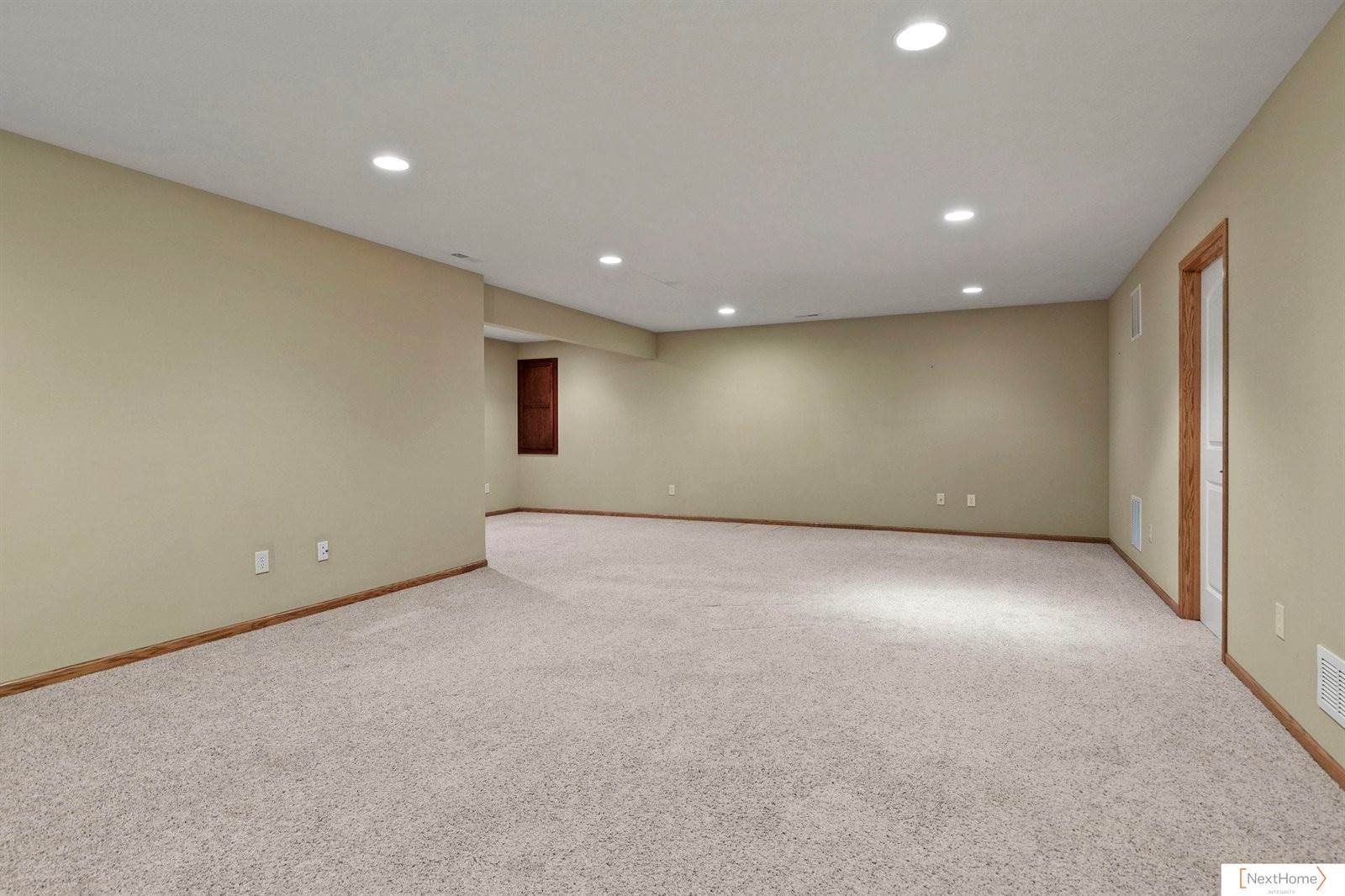 7683 Phares Drive, Lincoln, NE 68516