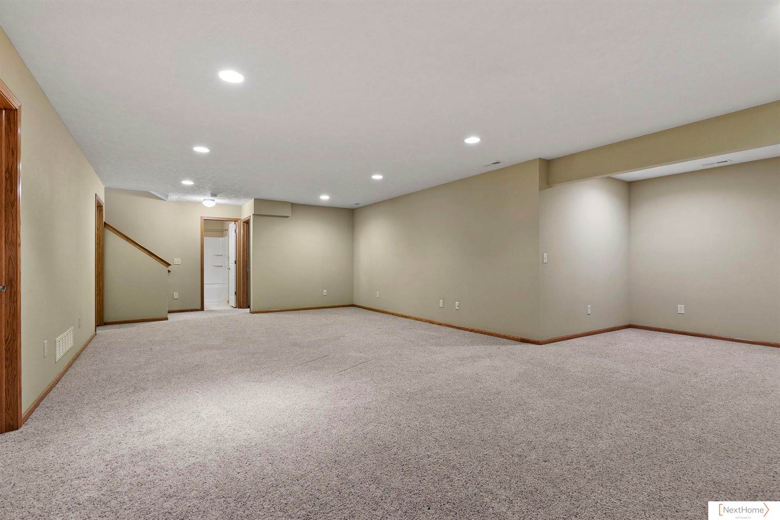 7683 Phares Drive, Lincoln, NE 68516