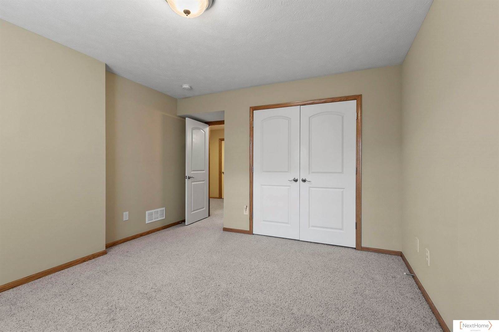 7683 Phares Drive, Lincoln, NE 68516