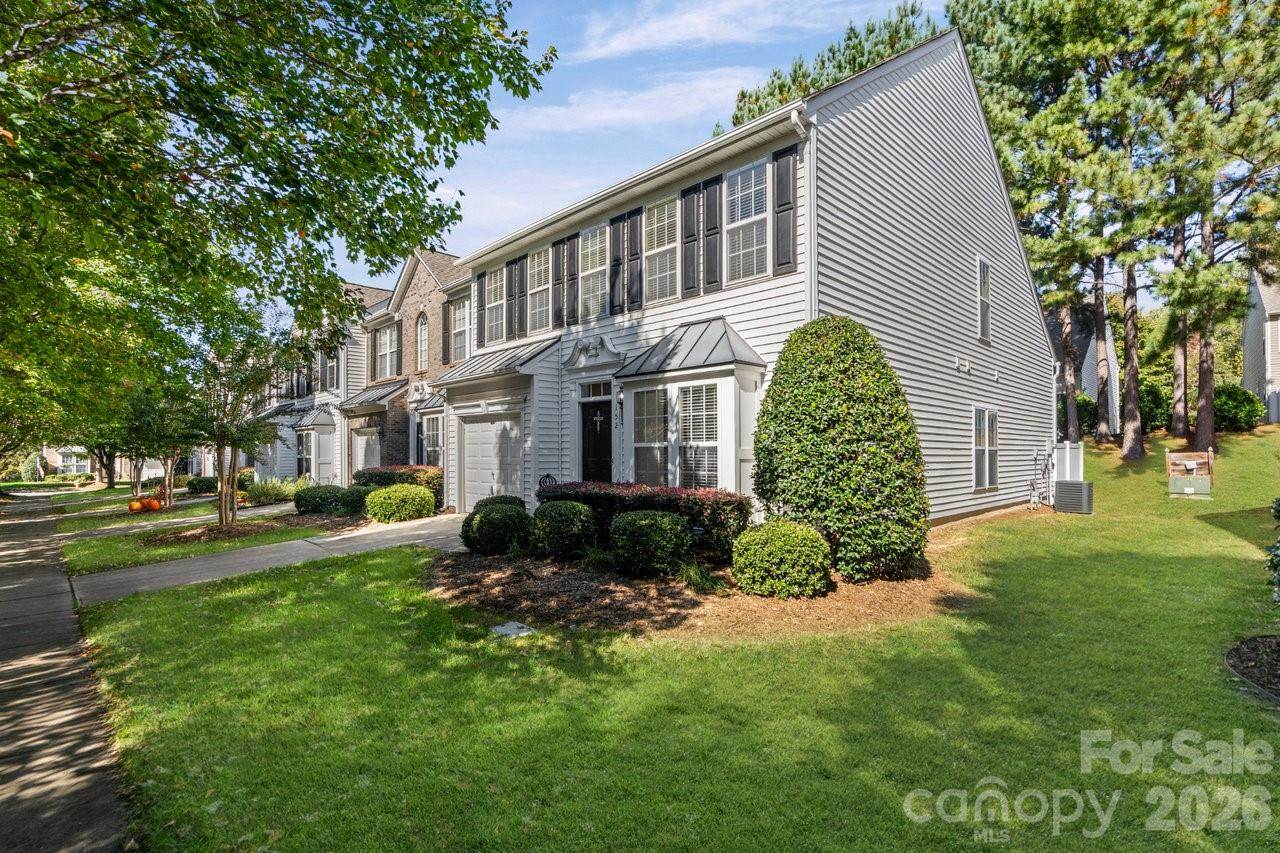 152 Cypress Landing Drive, Mooresville, NC 28117