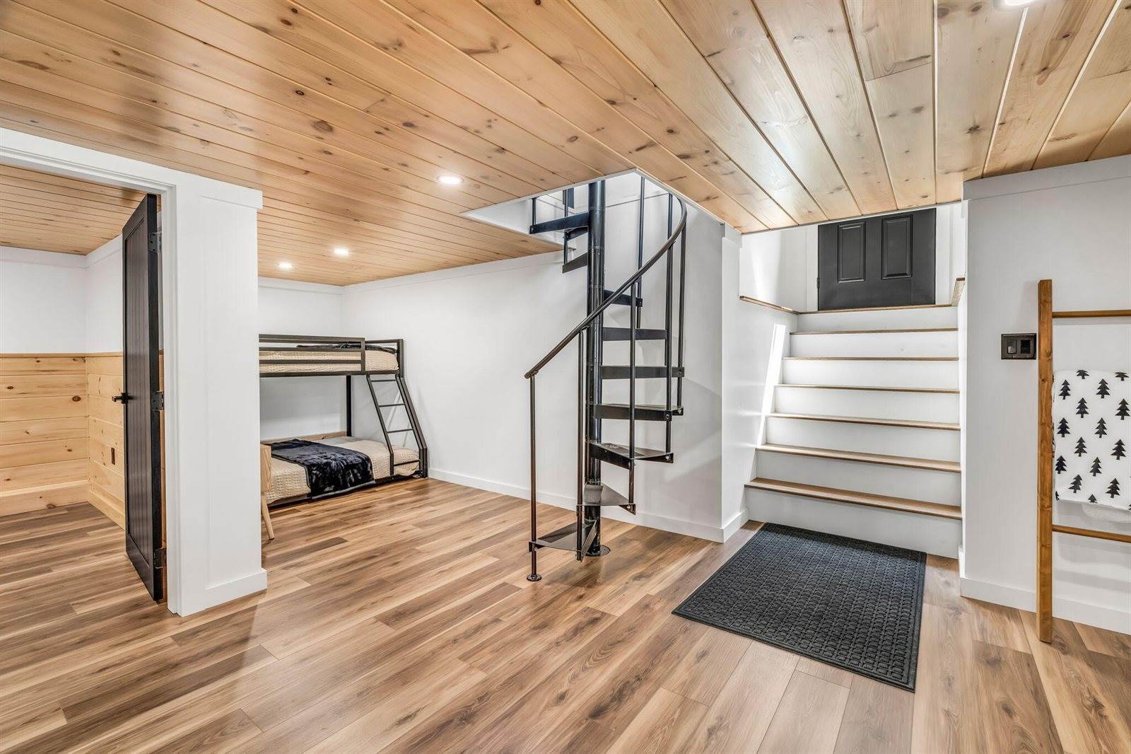 39 Pratt Lane, Danforth, ME 04424