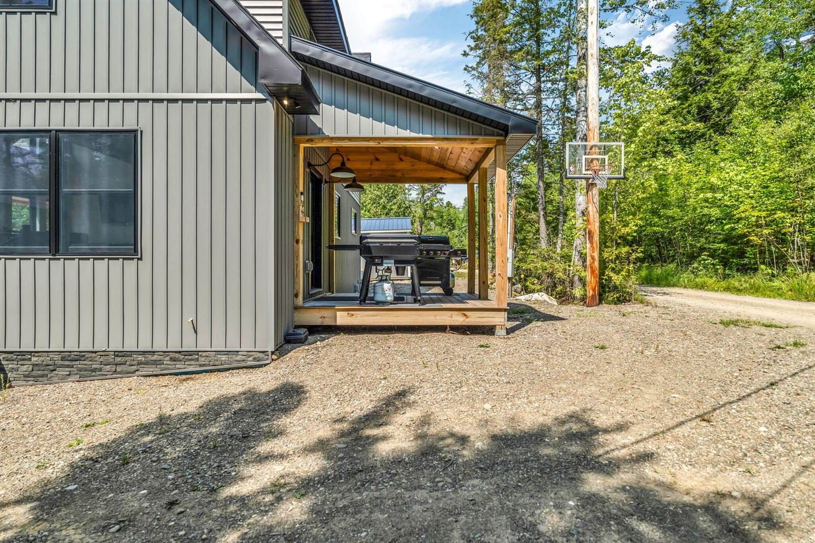 39 Pratt Lane, Danforth, ME 04424