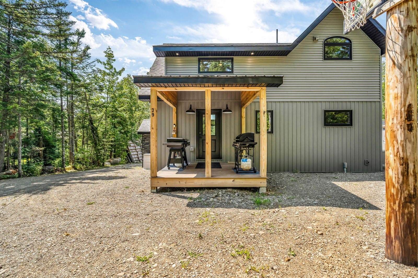 39 Pratt Lane, Danforth, ME 04424