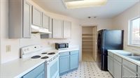 10127 Sunset Pl, San Antonio, TX 78245