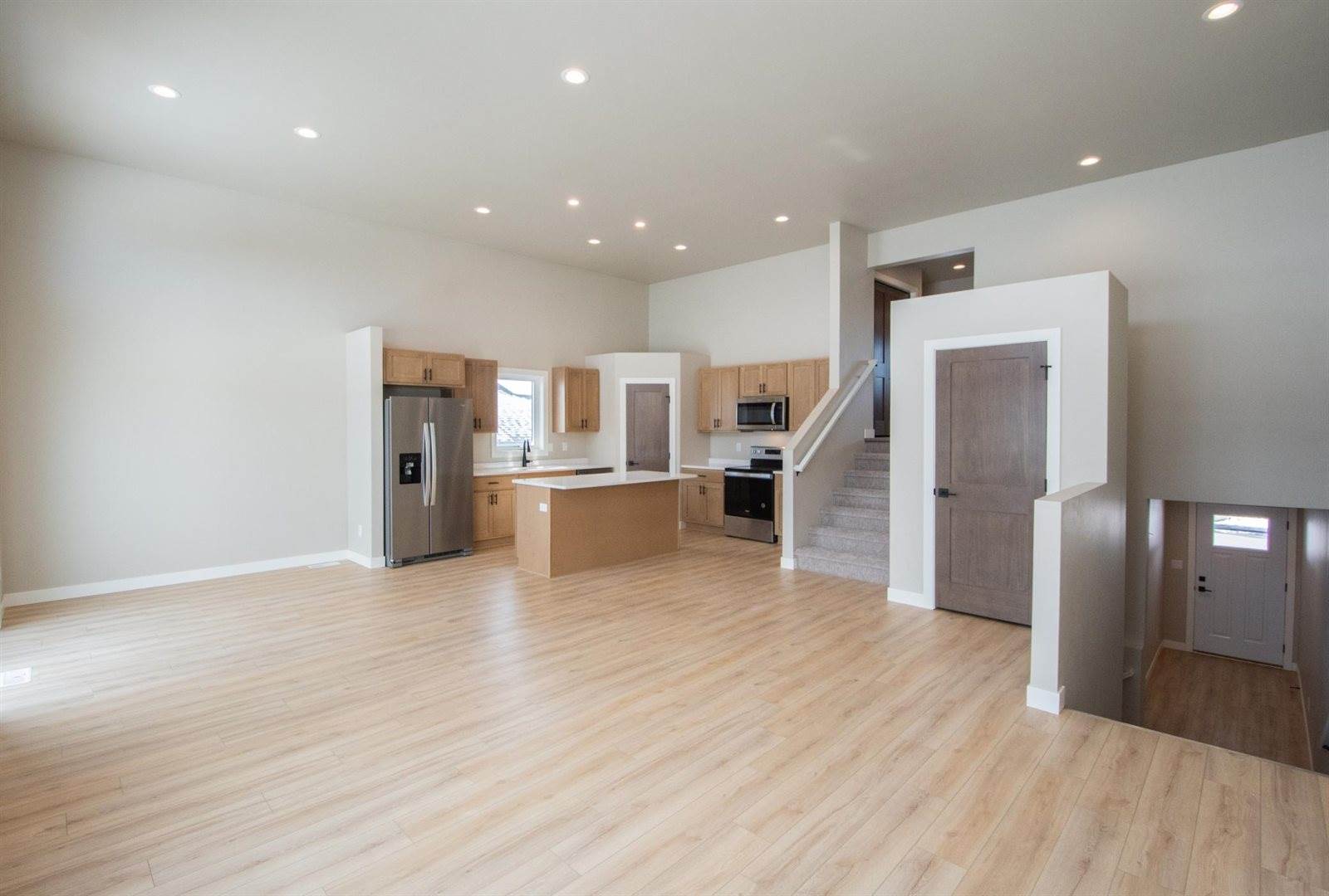 6590 68th Street South, Horace, ND 58047