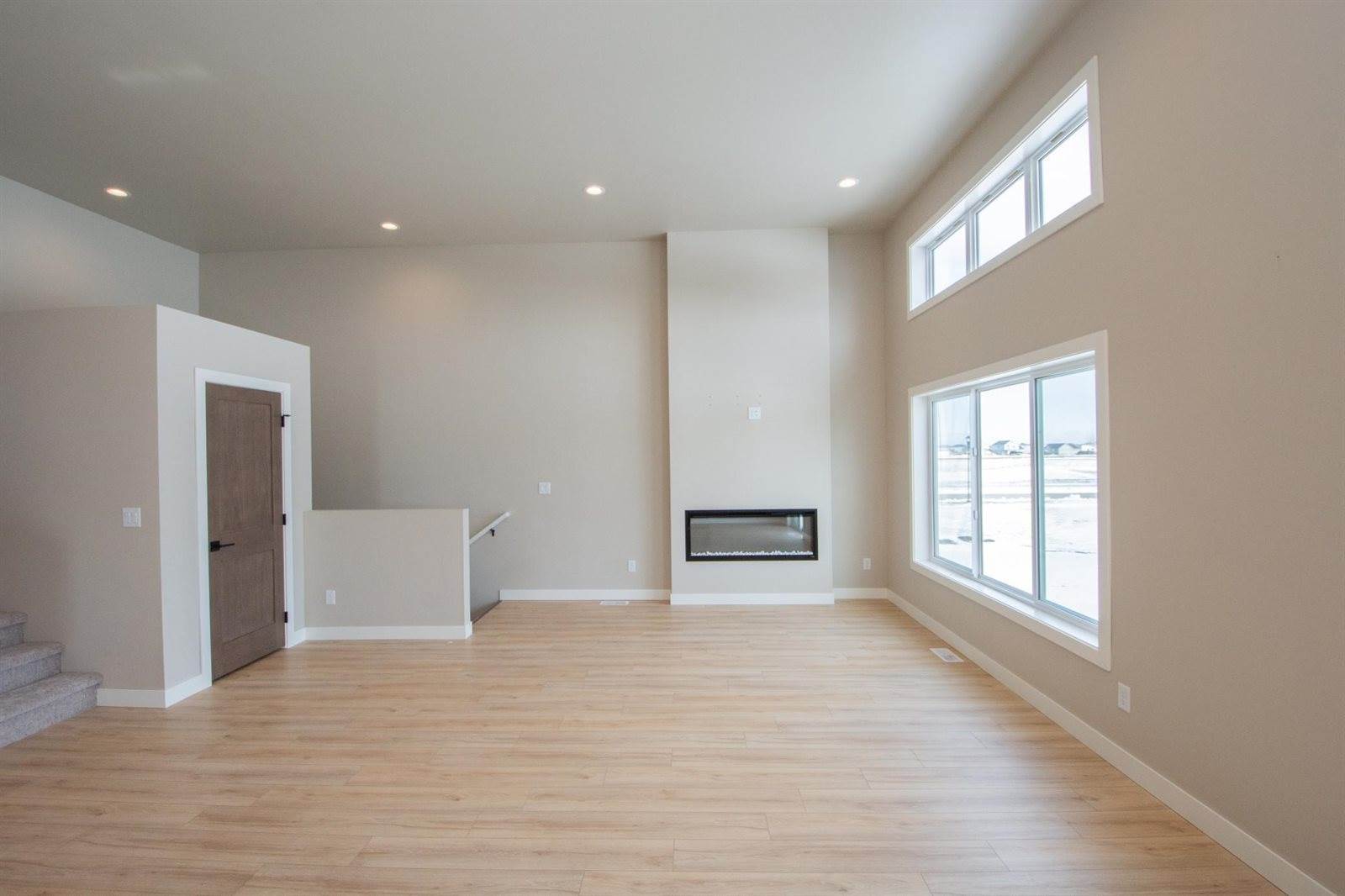 6590 68th Street South, Horace, ND 58047