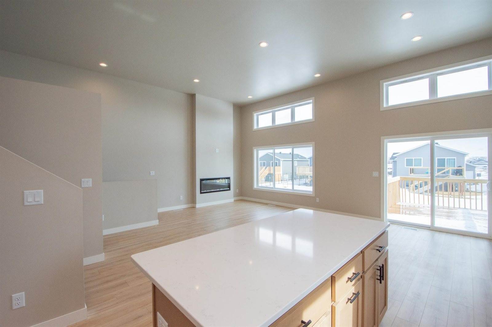 6590 68th Street South, Horace, ND 58047