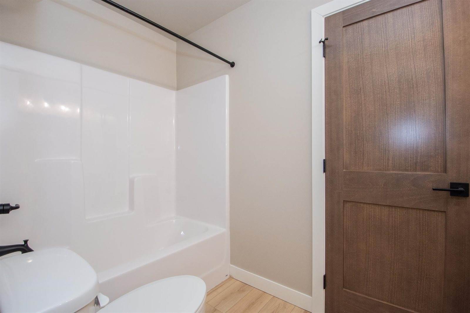 6590 68th Street South, Horace, ND 58047