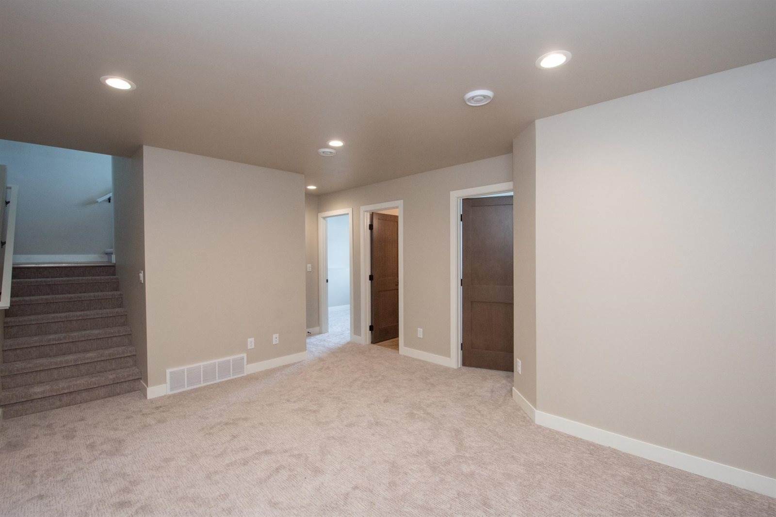 6590 68th Street South, Horace, ND 58047