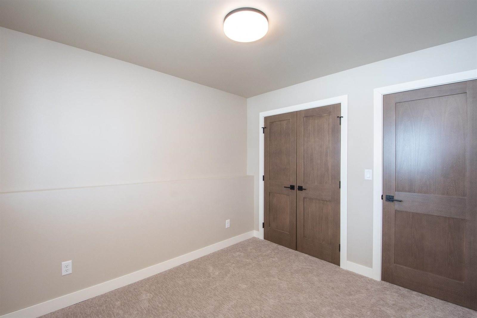 6590 68th Street South, Horace, ND 58047