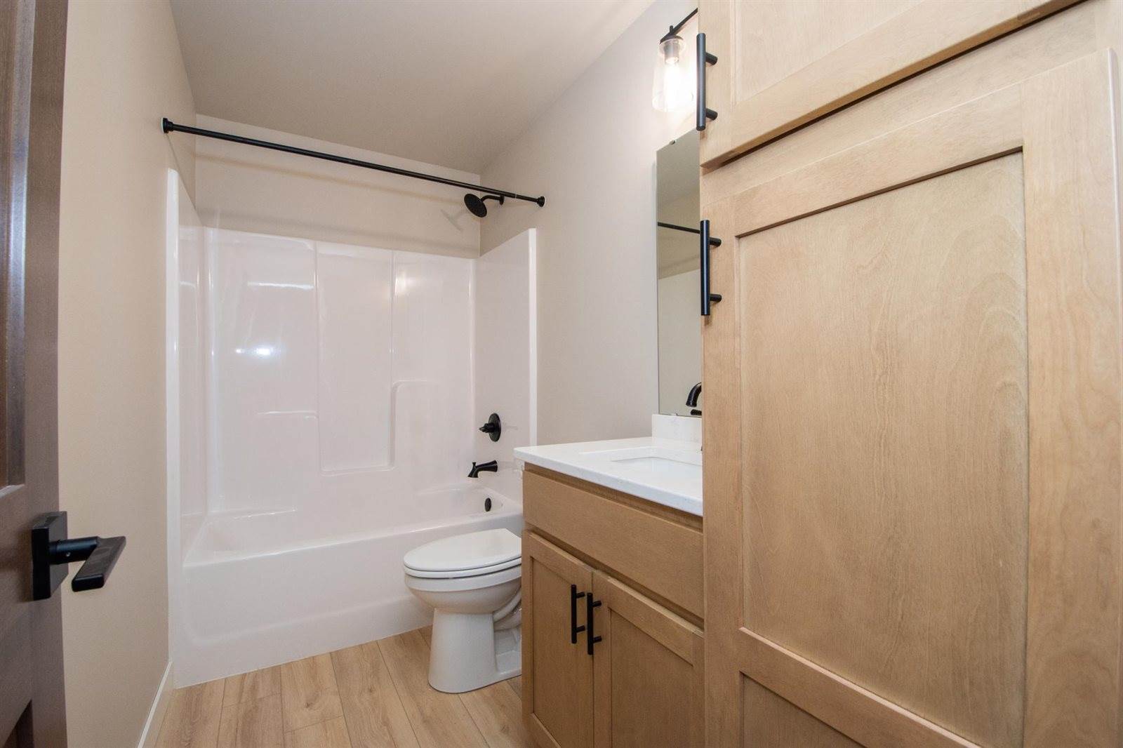 6590 68th Street South, Horace, ND 58047