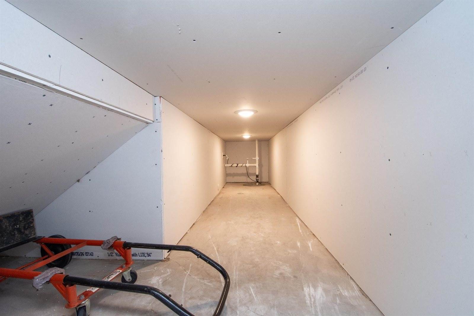 6590 68th Street South, Horace, ND 58047