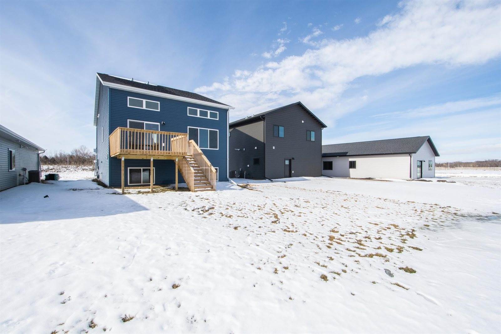 6590 68th Street South, Horace, ND 58047