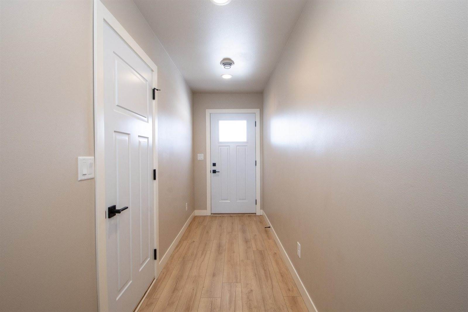 6590 68th Street South, Horace, ND 58047