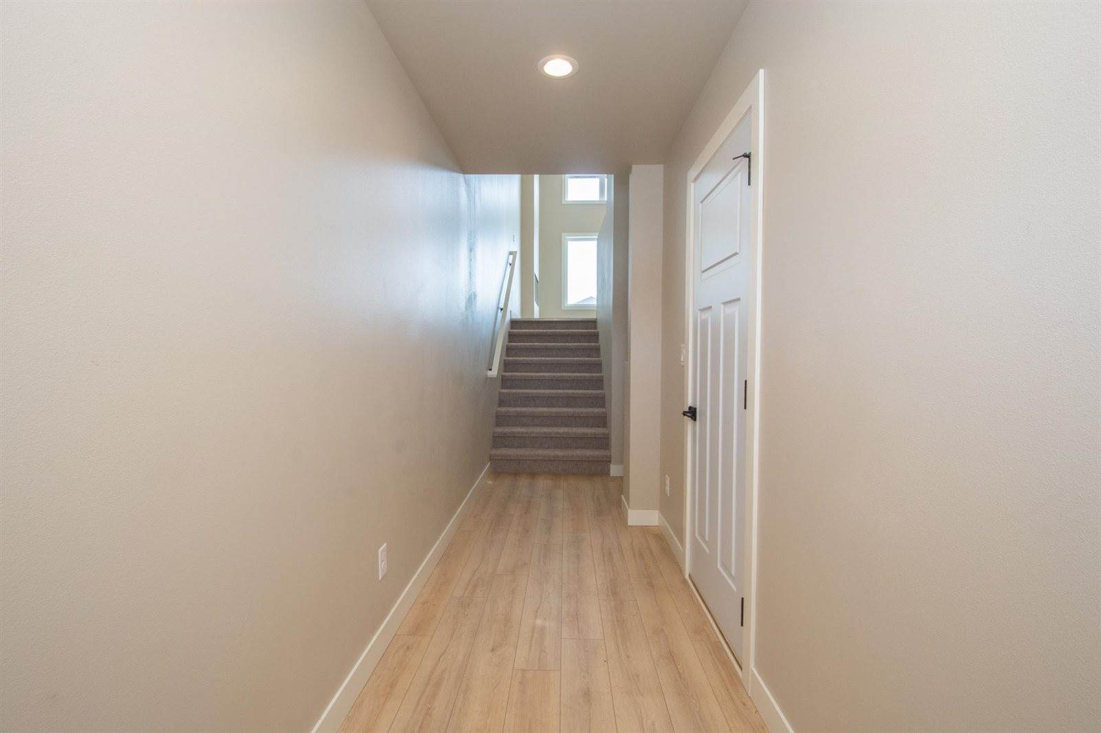 6590 68th Street South, Horace, ND 58047