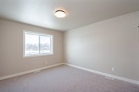 6590 68th Street South, Horace, ND 58047