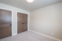 6590 68th Street South, Horace, ND 58047