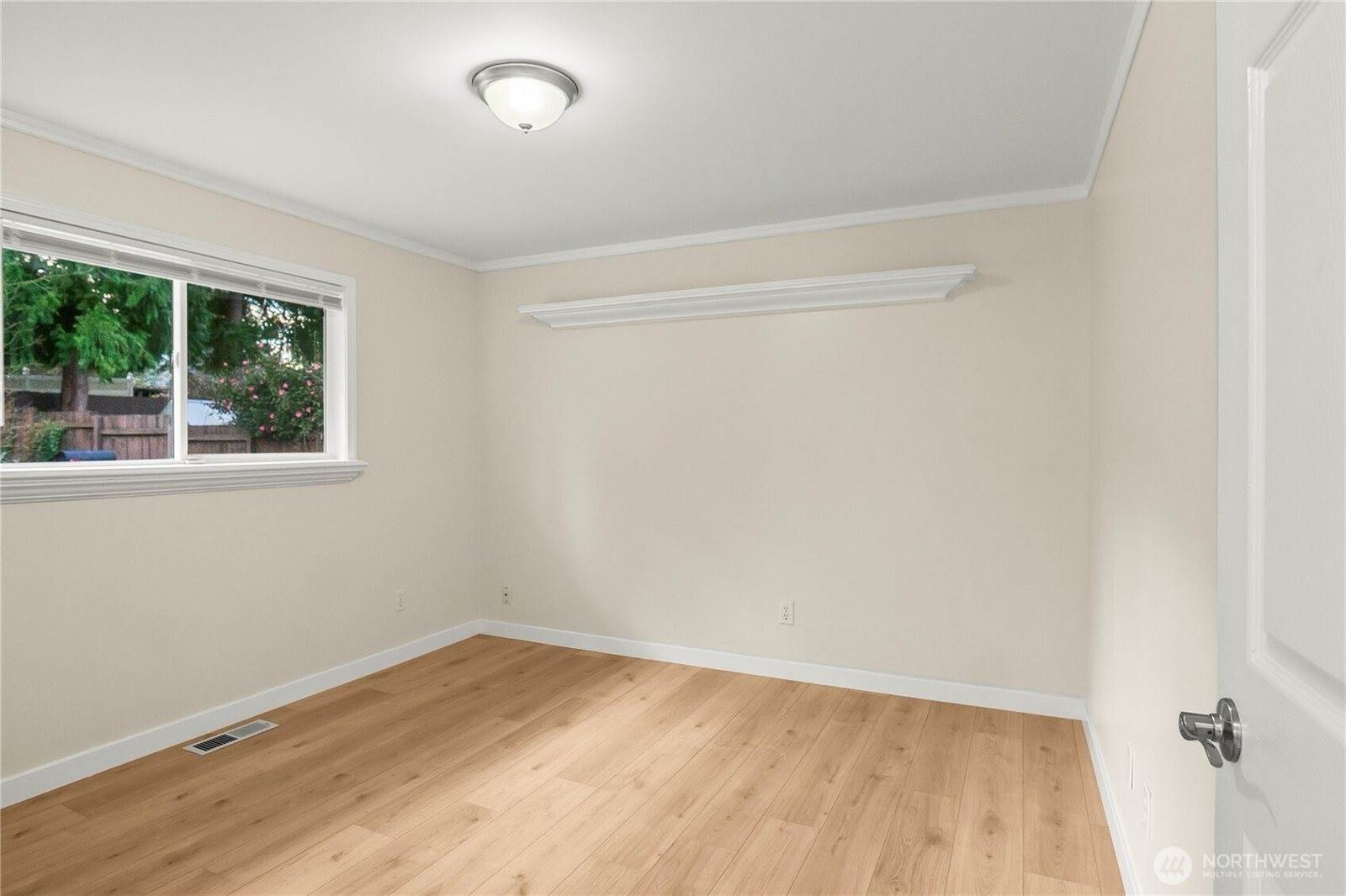 29733 4th Ave South, Federal Way, WA 98003