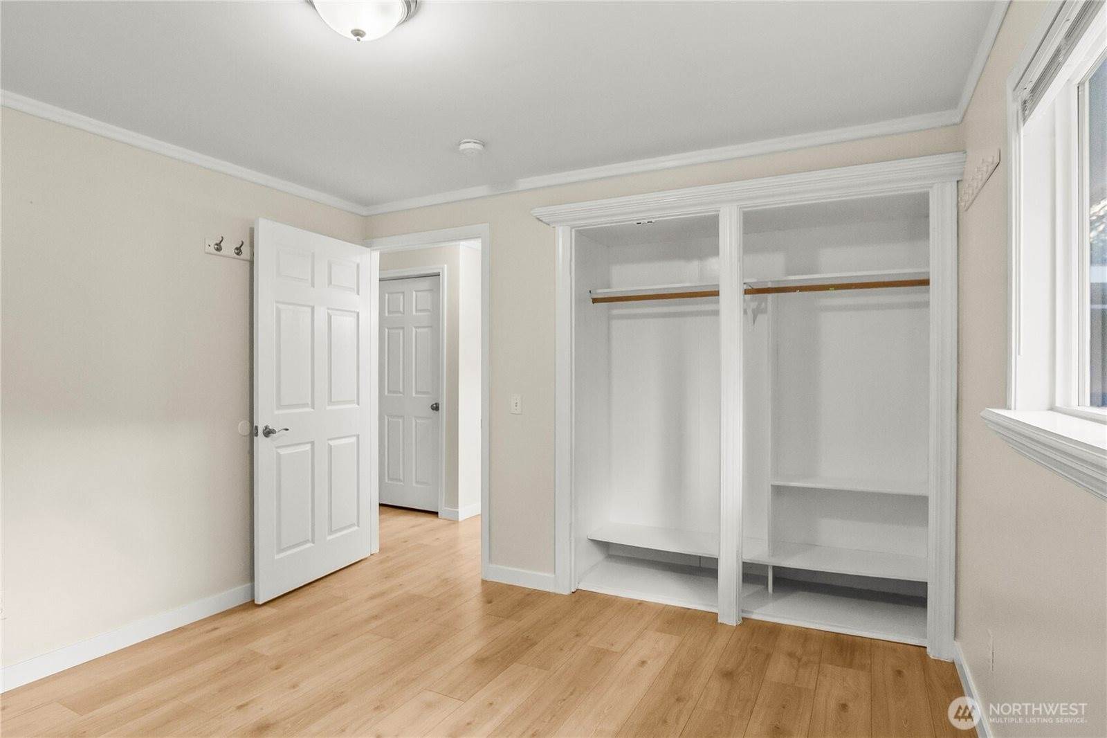 29733 4th Ave South, Federal Way, WA 98003