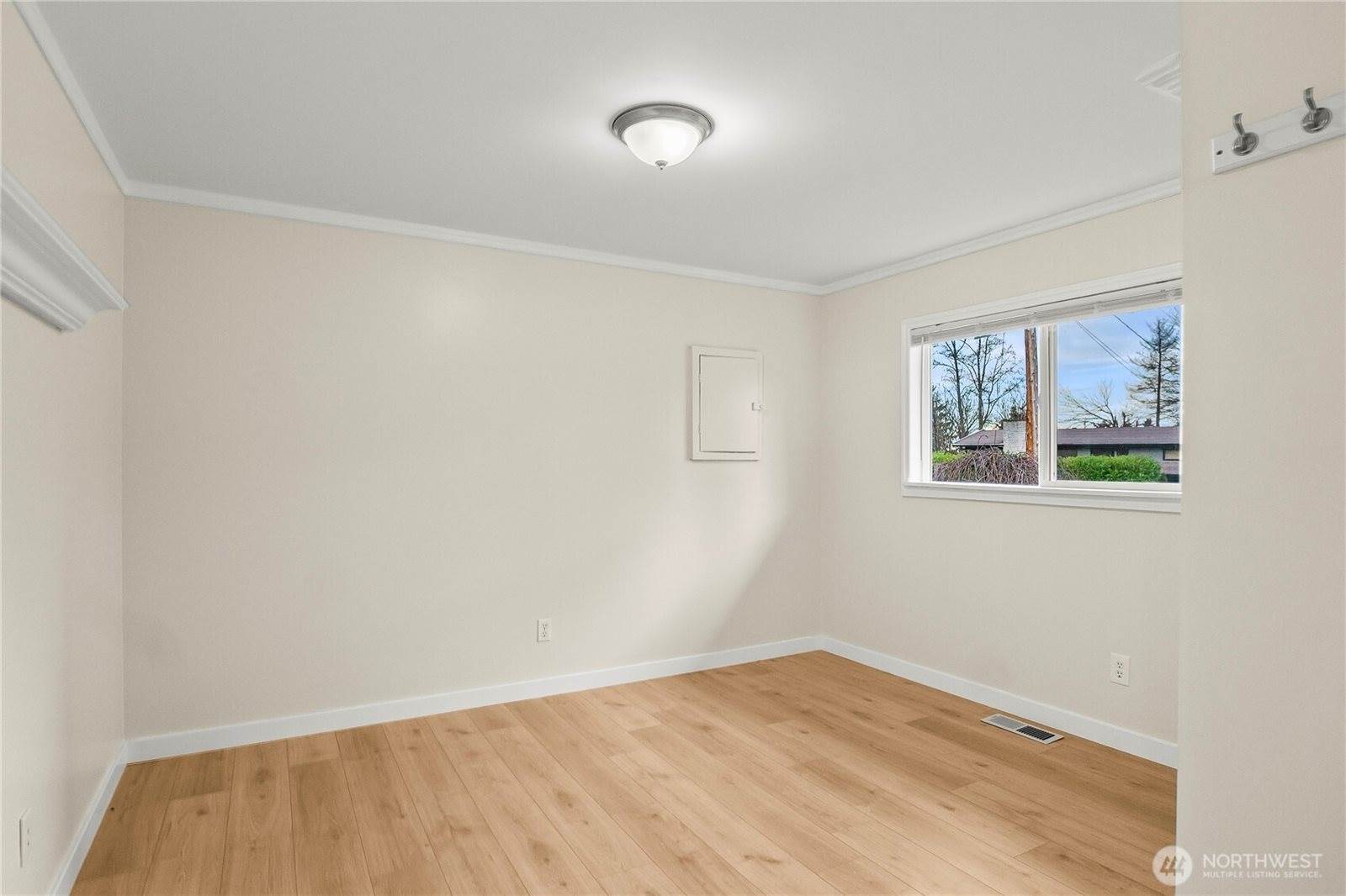 29733 4th Ave South, Federal Way, WA 98003