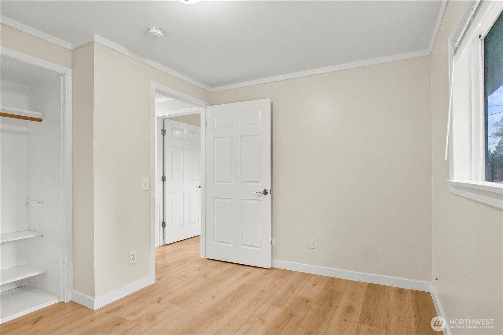 29733 4th Ave South, Federal Way, WA 98003