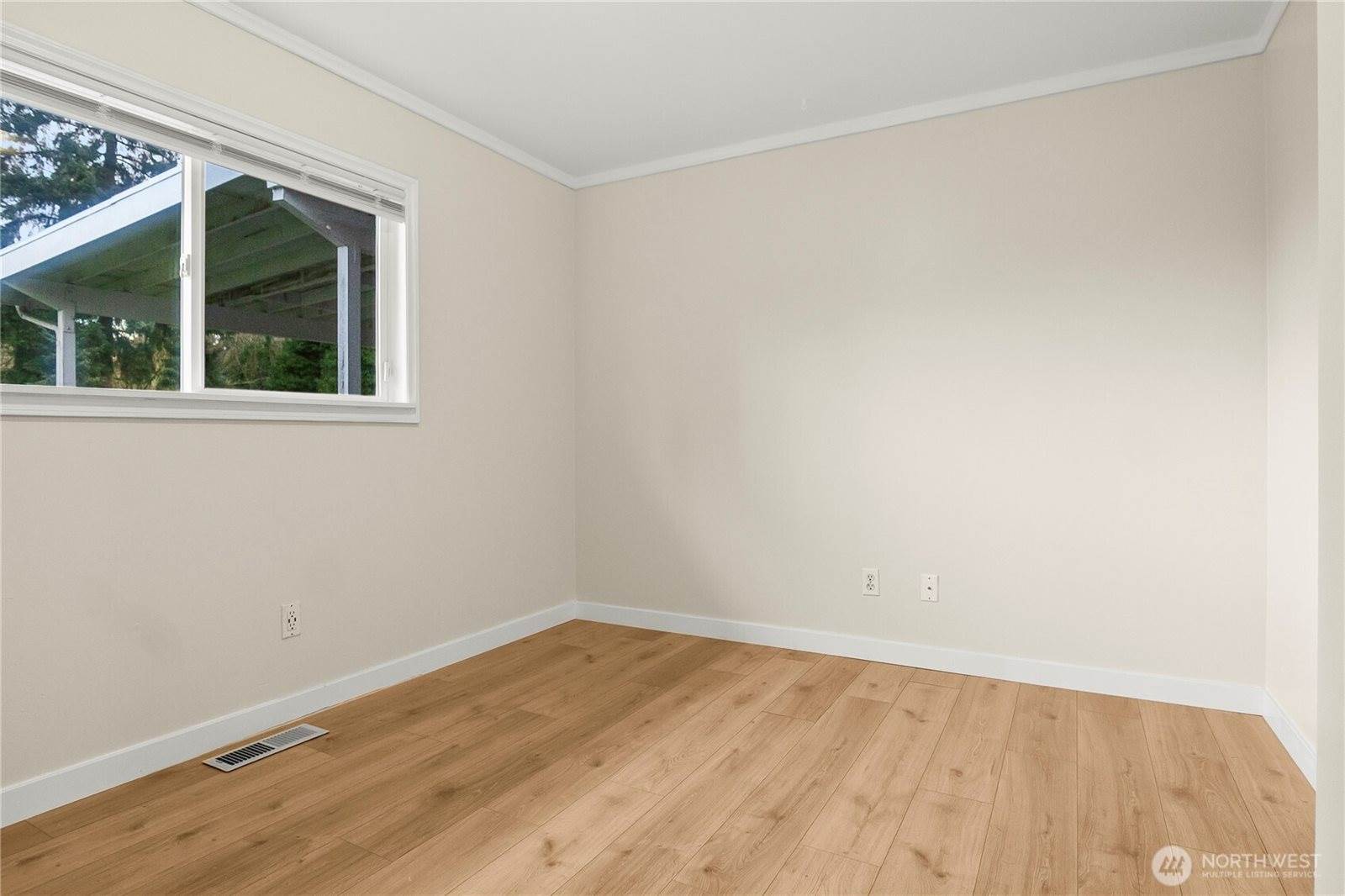 29733 4th Ave South, Federal Way, WA 98003