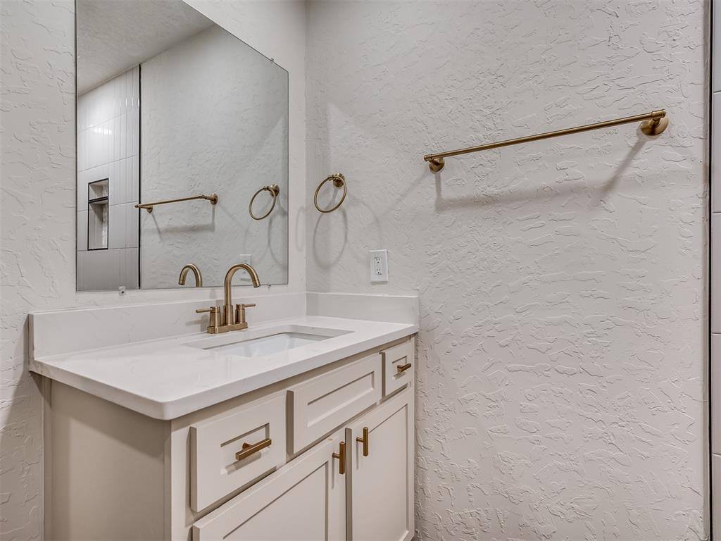 16 Orlando Drive, Shawnee, OK 74804