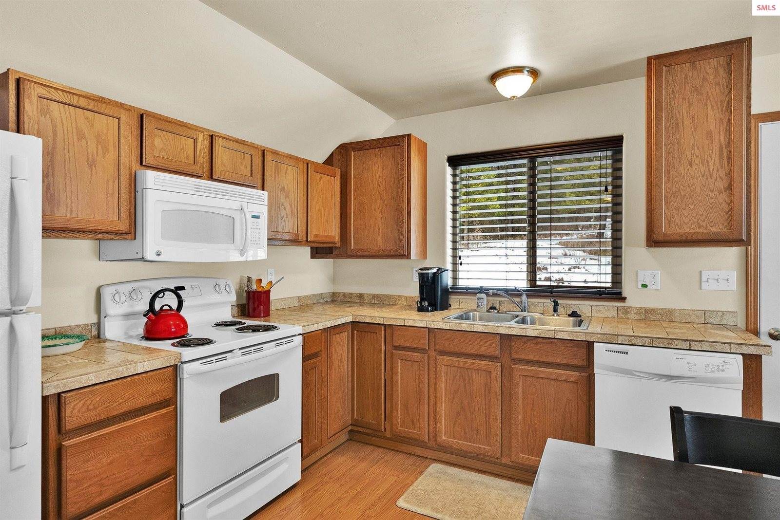 558 Grouse Hill Road, Bonners Ferry, ID 83805