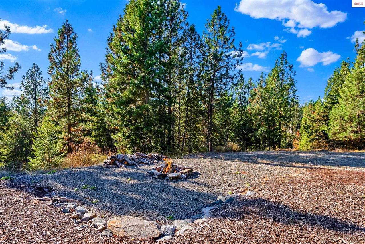 558 Grouse Hill Road, Bonners Ferry, ID 83805